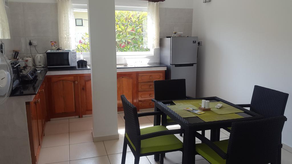 Chez Payet Airport Guesthouse Pointe La Rue Exterior photo